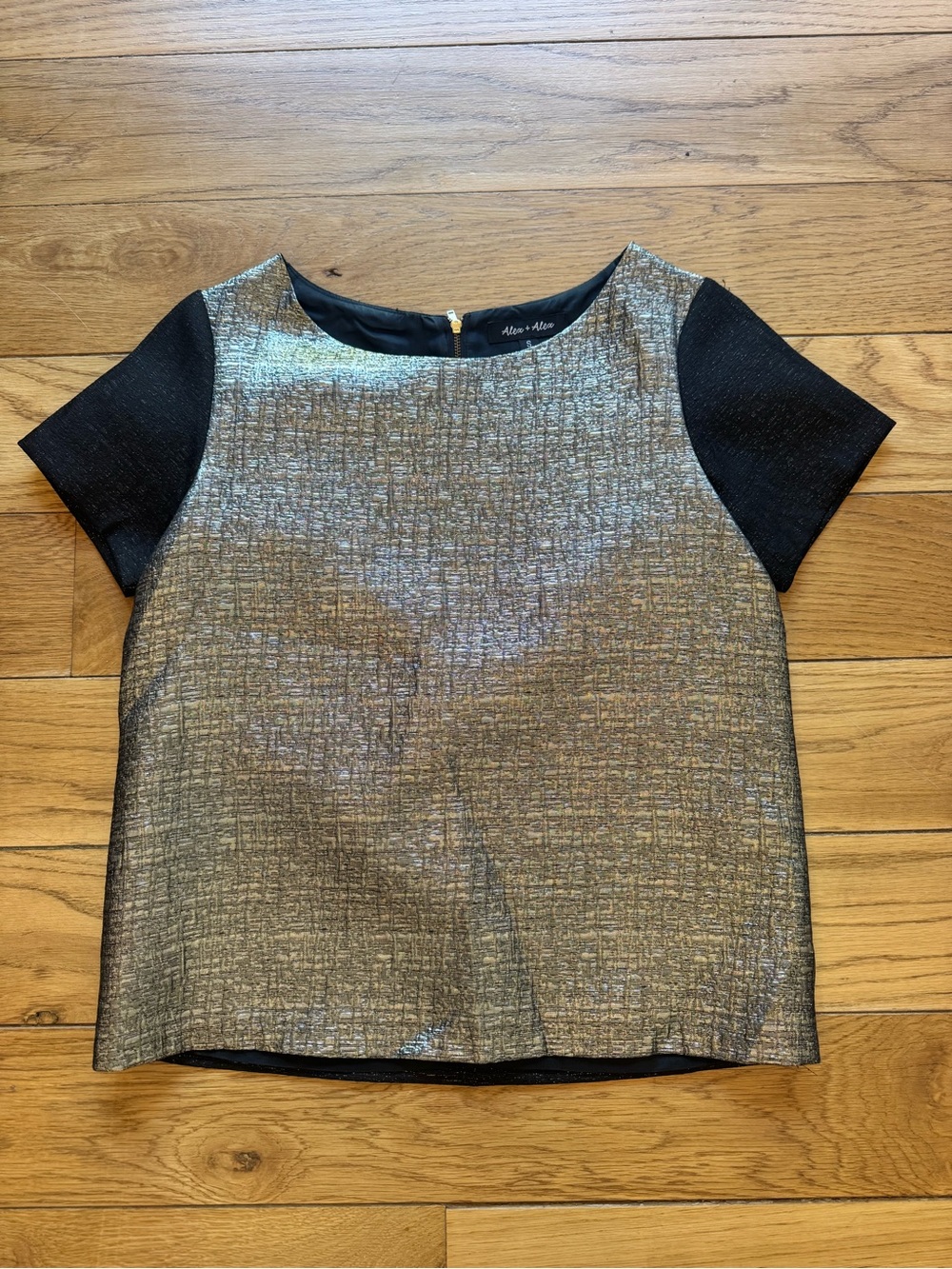 Alex + Alex Metallic Gold Short Sleeve Tee with Black Sleeves